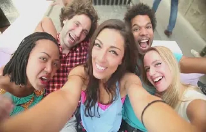 social-anxiety-tips-to-feel-more-comfortable-in-groups